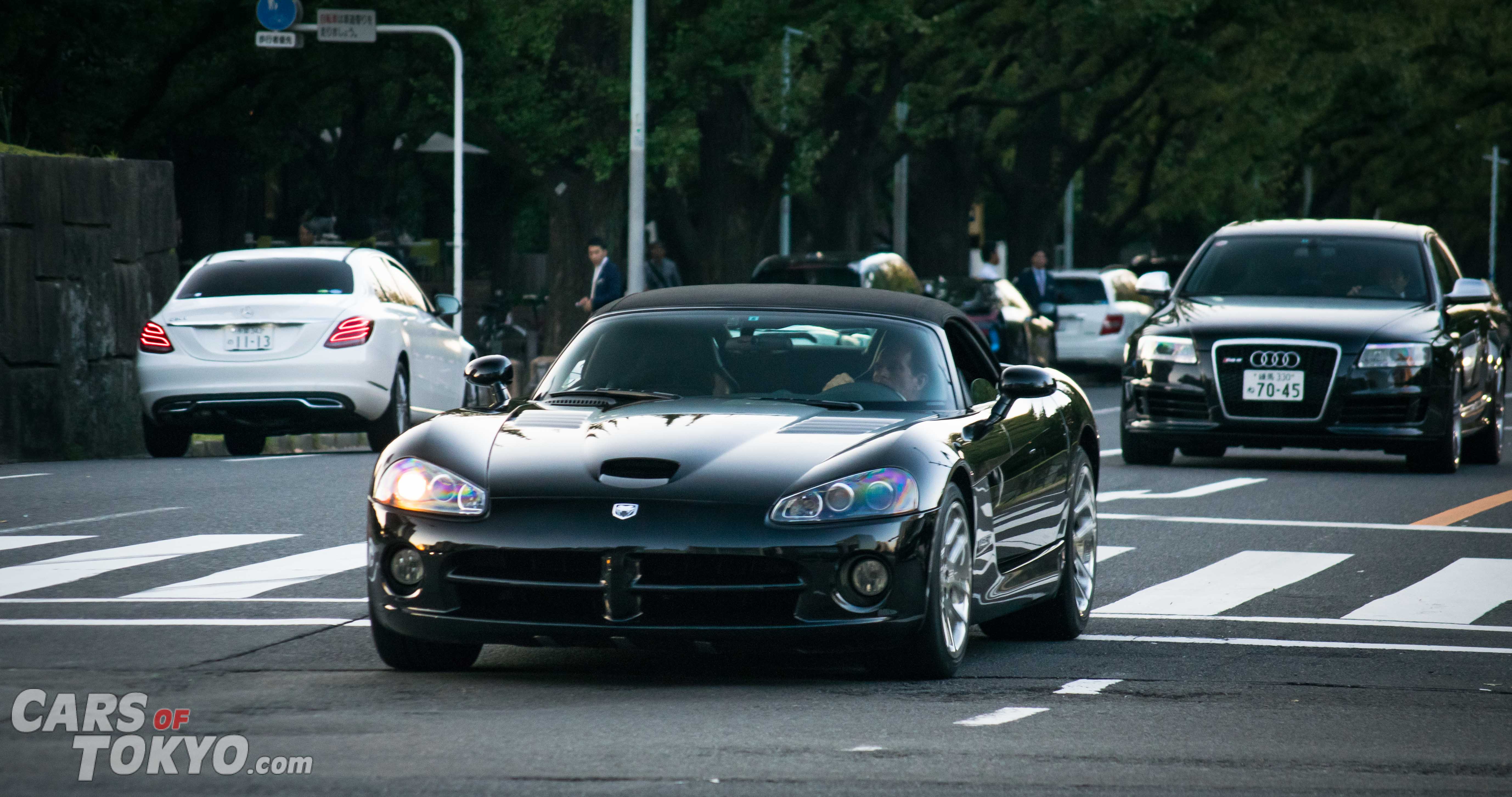 Cars of Tokyo Aoyama Dodge Viper