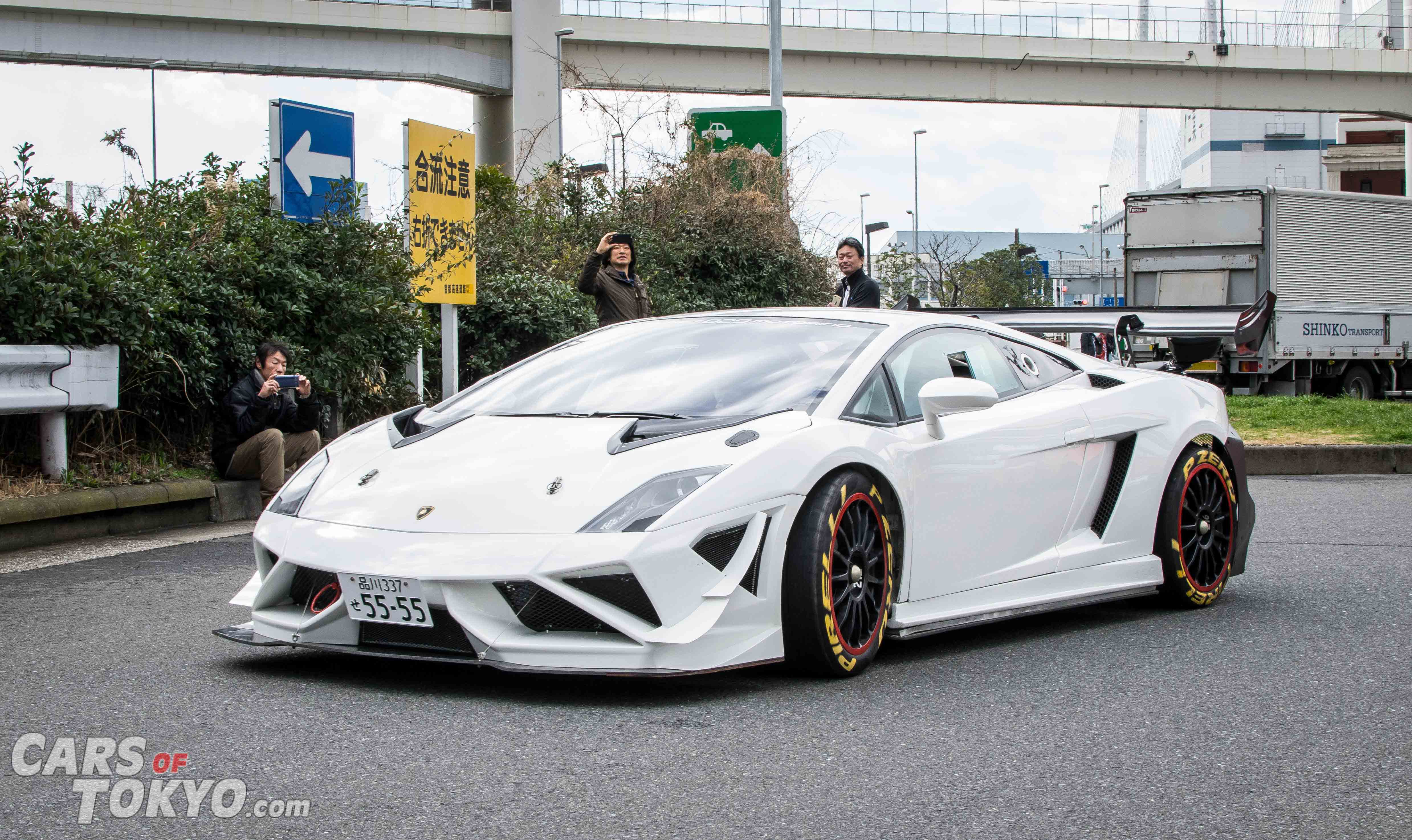 cars-of-tokyo-crazy-lambos-lamborghini-gallardo-super-trofeo