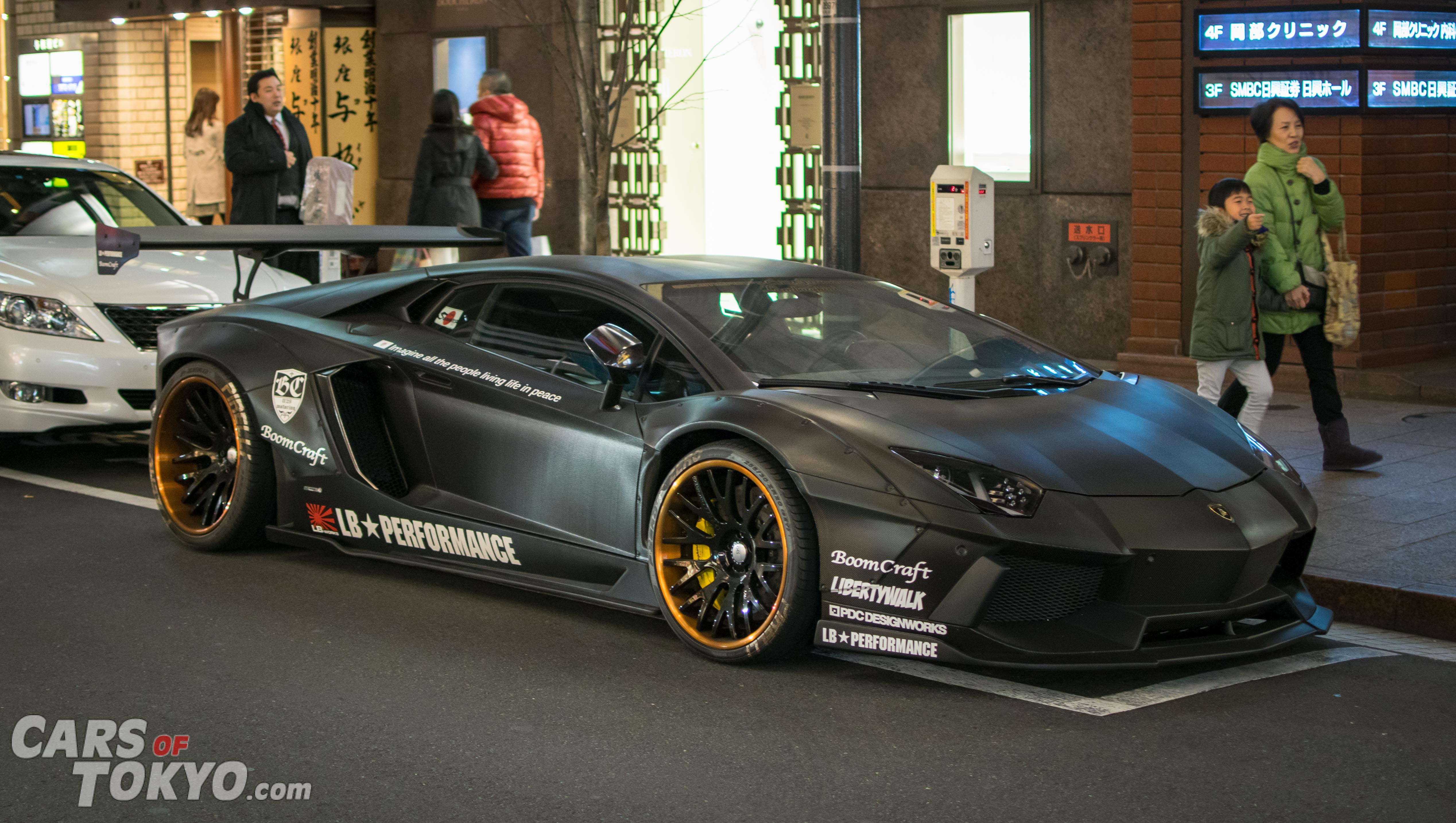 Cars of Tokyo Ginza Liberty Walk Avetnador