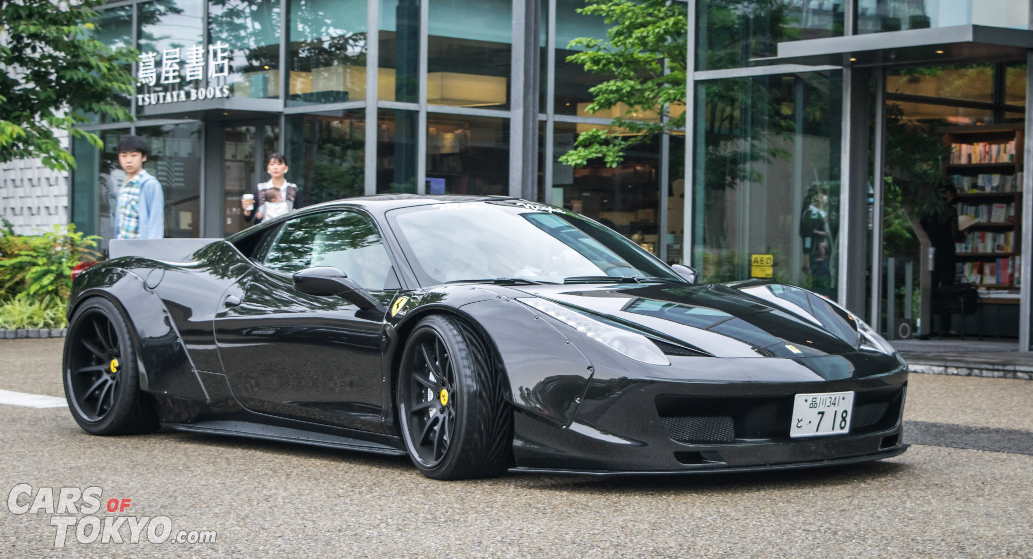 cars-of-tokyo-liberty-walk-ferrari-458-black