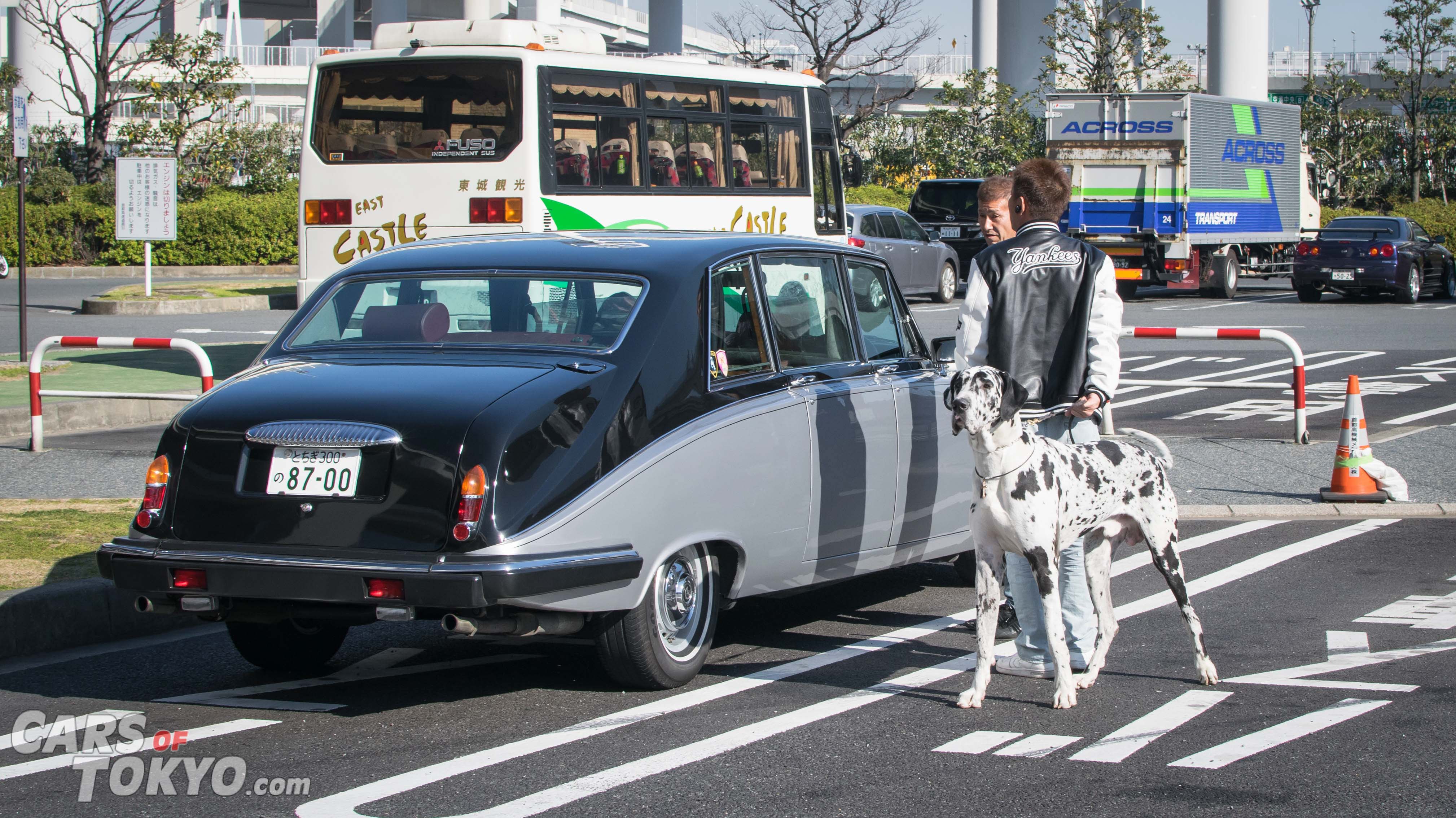 cars-of-tokyo-luxury-daimler-dalmatian