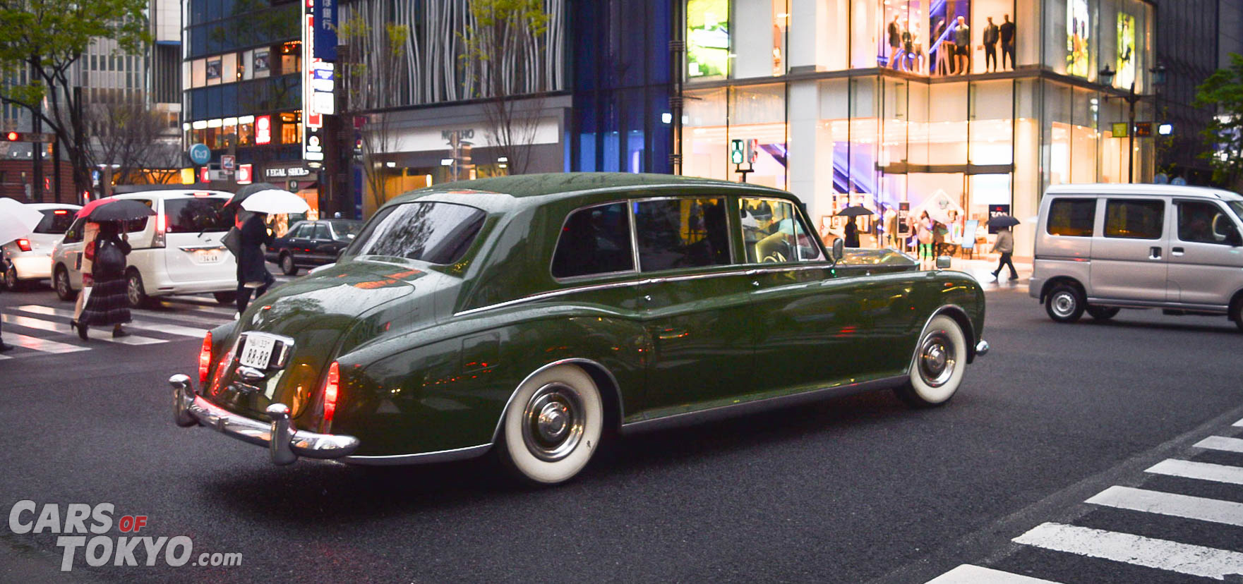 cars-of-tokyo-luxury-rolls-royce-classic