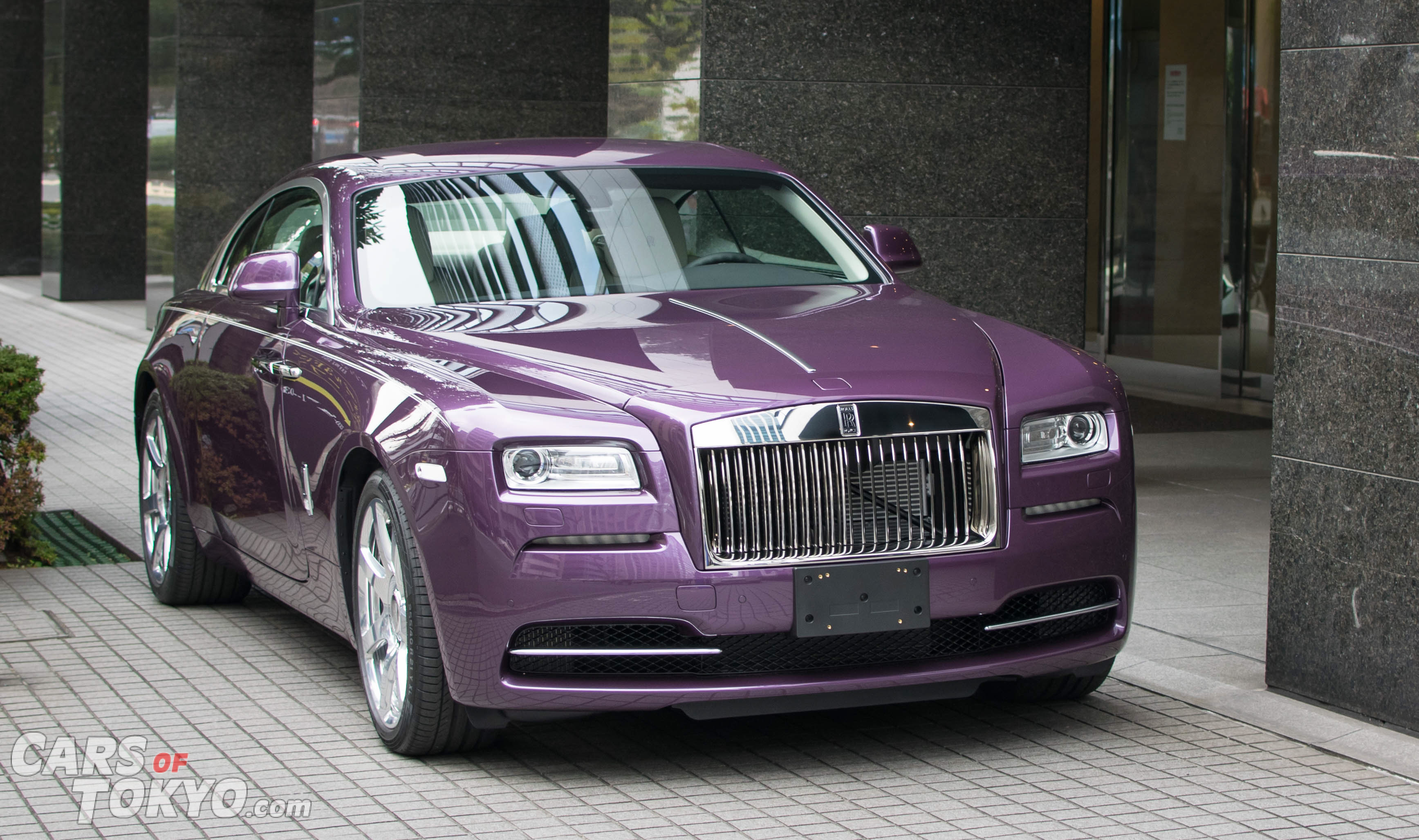 cars-of-tokyo-luxury-rolls-royce-wraith