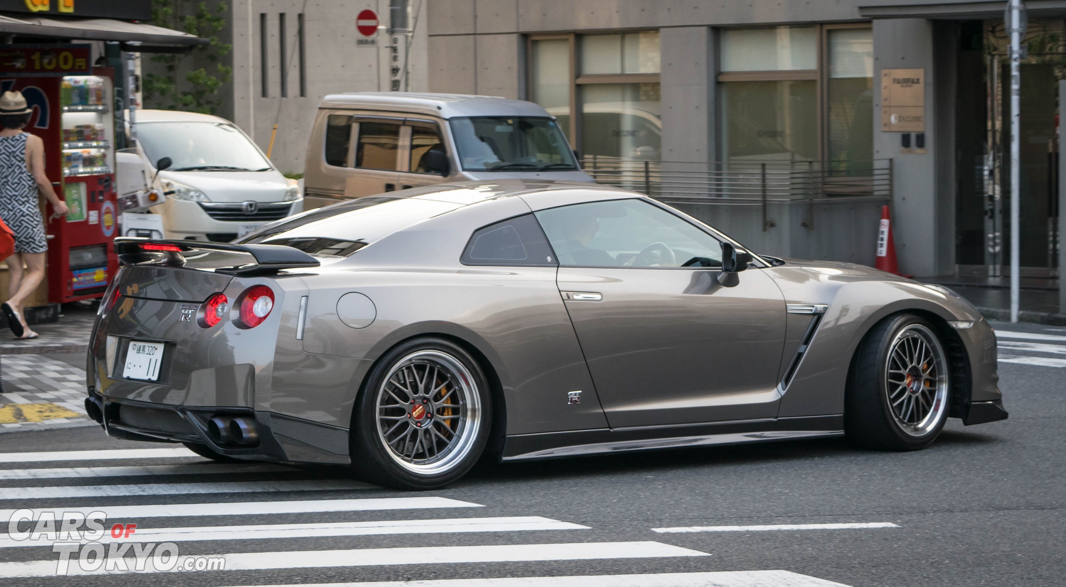 cars-of-tokyo-nissan-gtr-r35-grey