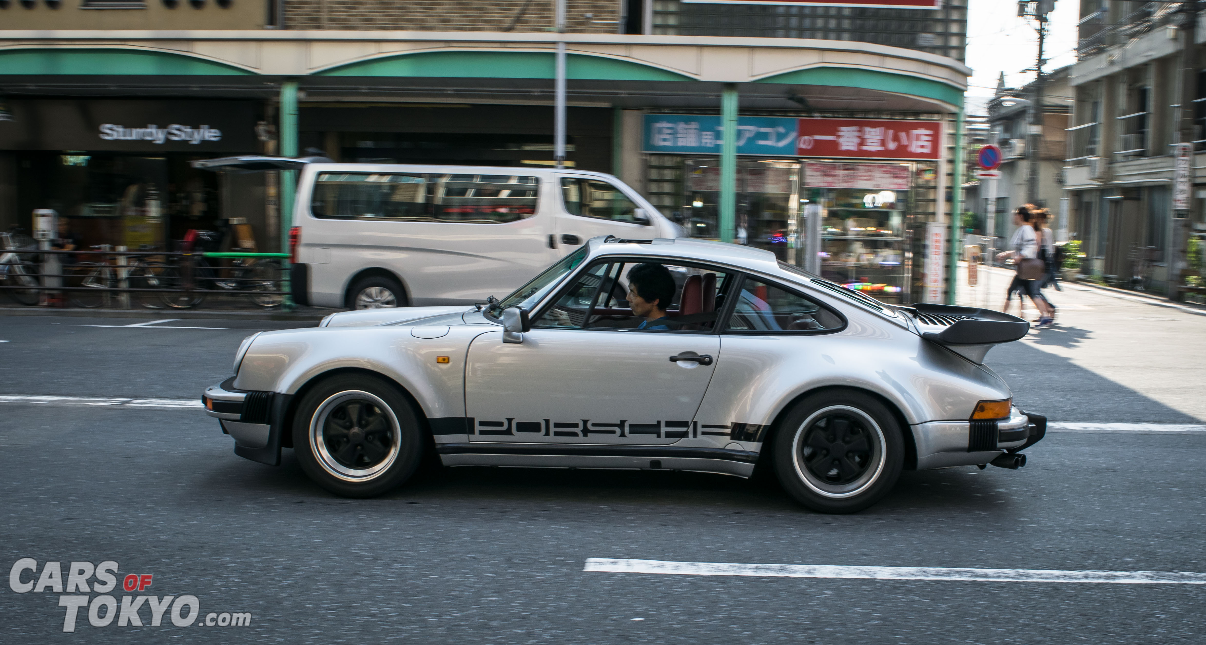 Cars of Tokyo Porsche 911 Turbo 930