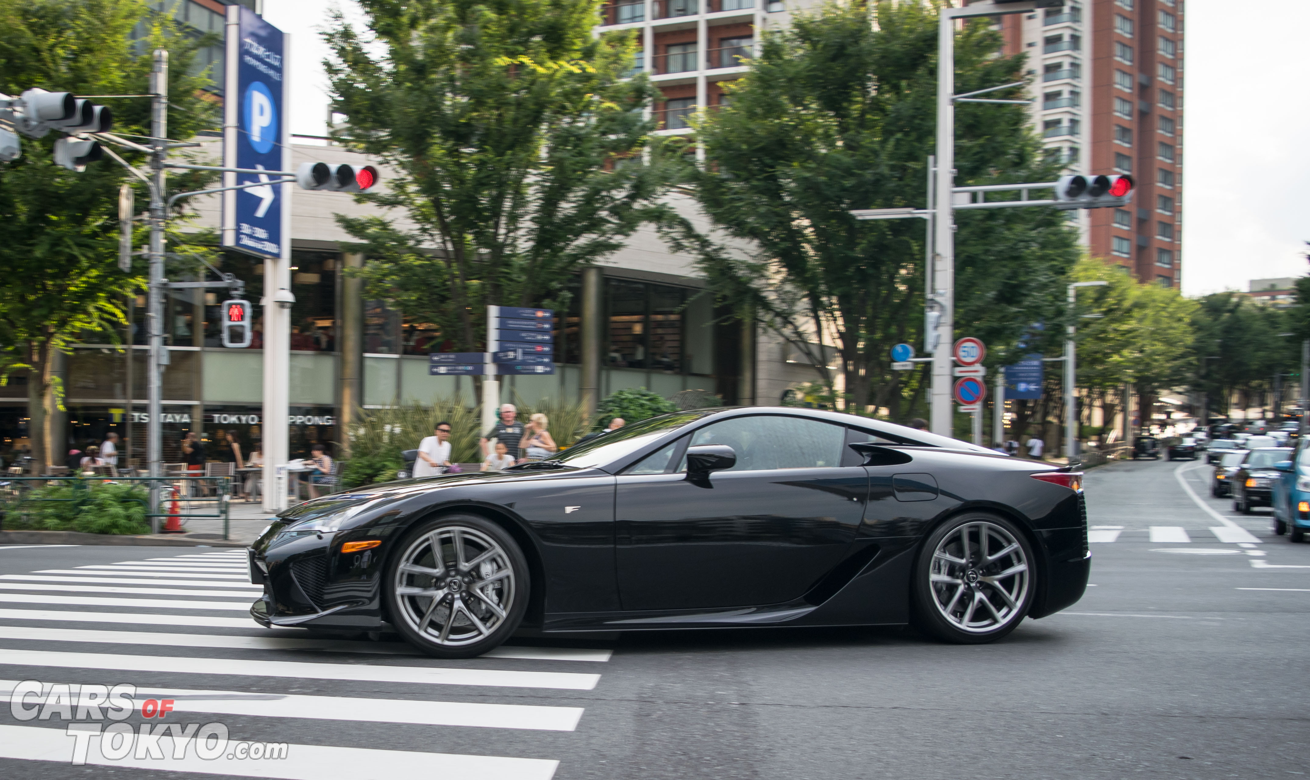 Cars of Tokyo Roppongi Lexus LFA