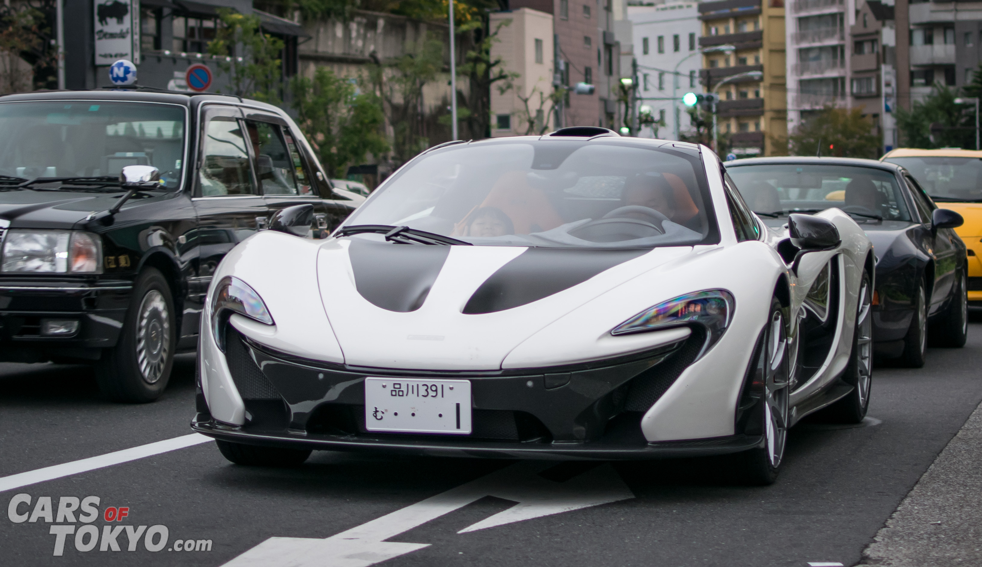 Cars of Tokyo Roppongi McLaren P1