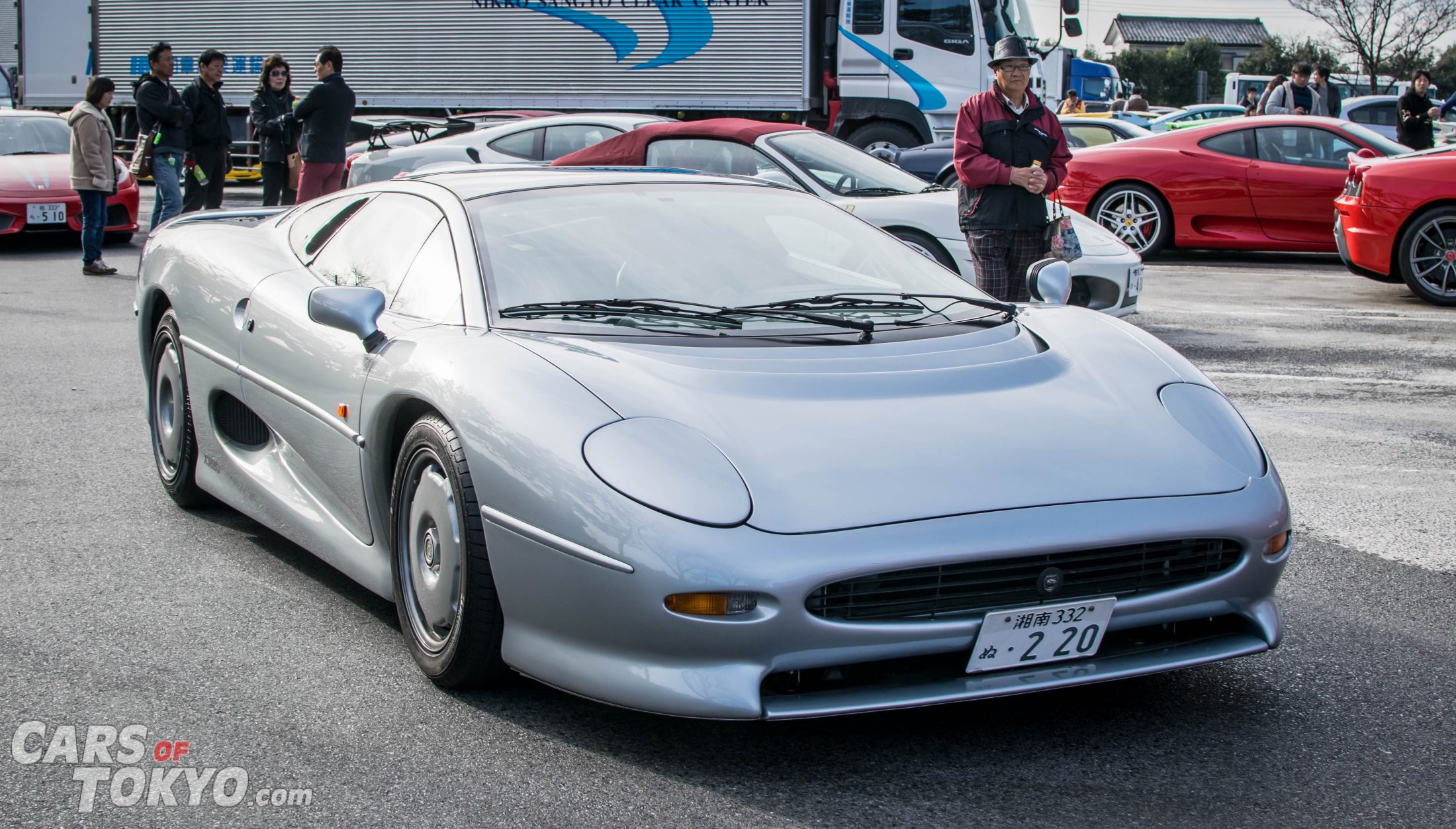 cars-of-tokyo-hypercars-jaguar-xj220